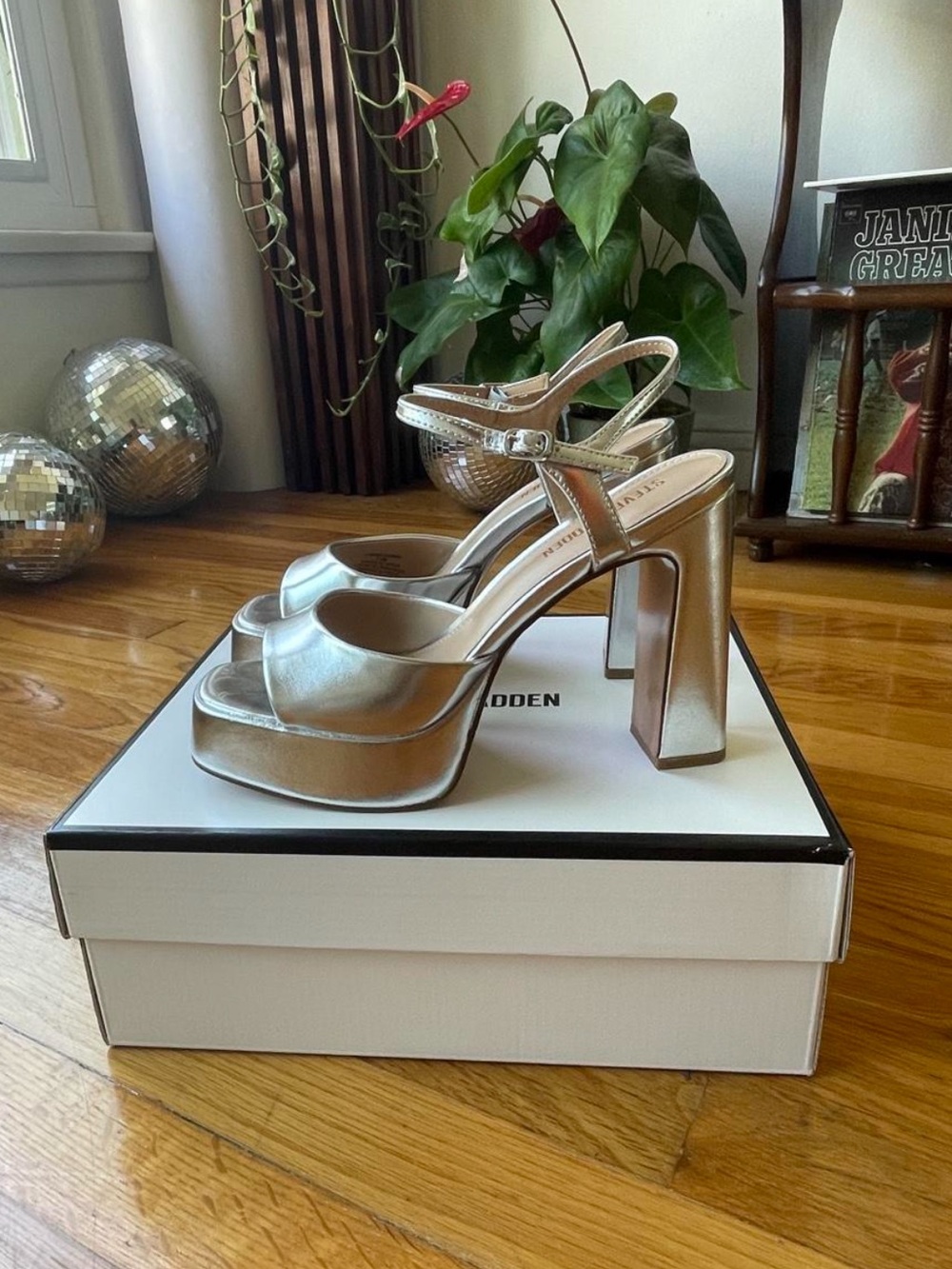 Steve Madden LIANDRA silver metallic platform heels